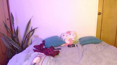 kitty SUPORT ME AND MY BABY SINGLE MOMY online show from October 3, 5:21 pm