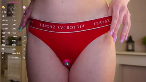  Lina online show from December 3, 9:10 am