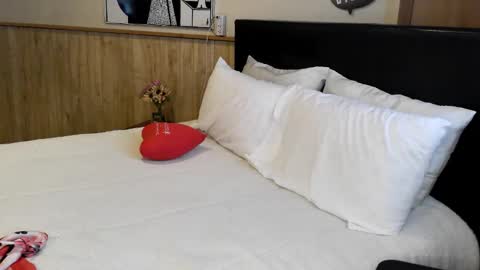 wanderlustgaal online show from September 10, 4:08 pm