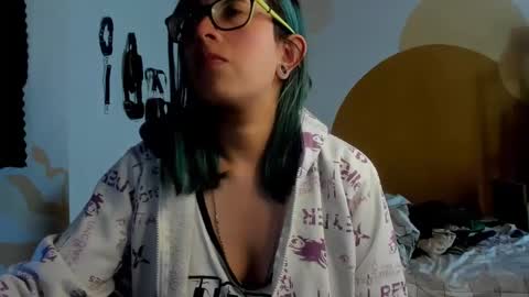 Waningrose  Lu online show from January 4, 2:25 pm