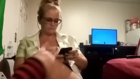 MsMandii2020 online show from February 7, 8:53 pm