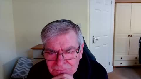 wanttobefree90 online show from June 4, 6:25 pm