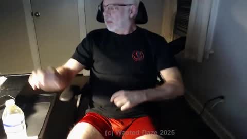 Snapshot of wasted_daze_ chatting on February 22, 3:01 am wasted_daze_ online show from February 22, 3:01 am
