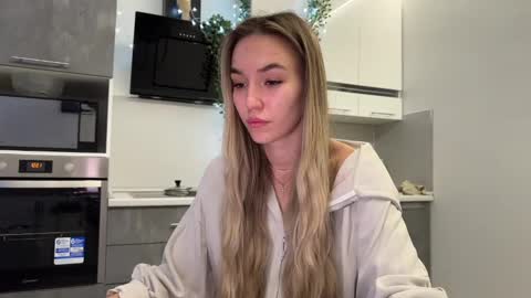 Snapshot of watergirl_ chatting on December 2, 8:06 pm Im saving up for a new car help me online show from December 2, 8:06 pm