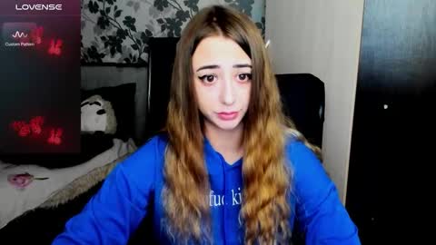 Snapshot of weakness4u chatting on October 21, 3:11 am Maya online show from October 21, 3:11 am