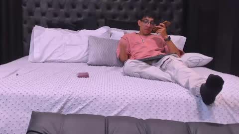 Jhonny Dick  his neighbors. online show from April 21, 8:05 pm