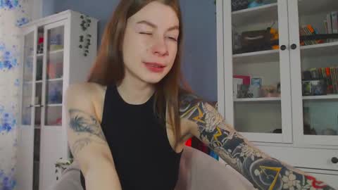 Snapshot of weed_princesss chatting on March 11, 10:29 am  moon  online show from March 11, 10:29 am