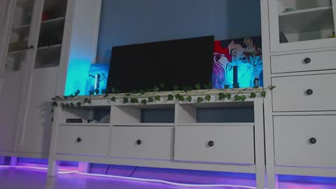 Snapshot of weed_princesss chatting on December 9, 4:26 pm  moon  online show from December 9, 4:26 pm