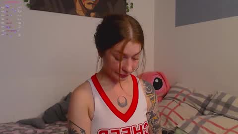 Snapshot of weed_princesss chatting on September 26, 2:25 pm  moon  online show from September 26, 2:25 pm