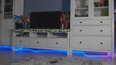 Snapshot of weed_princesss chatting on December 26, 12:38 pm  moon  online show from December 26, 12:38 pm