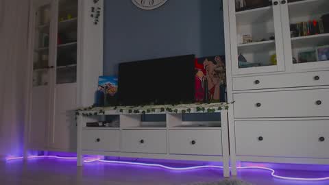 Snapshot of weed_princesss chatting on December 2, 1:19 pm  moon  online show from December 2, 1:19 pm