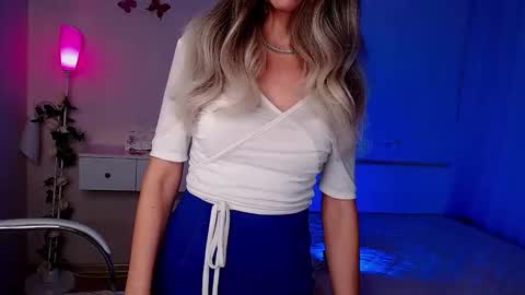 Wendi Foster online show from November 14, 10:11 pm