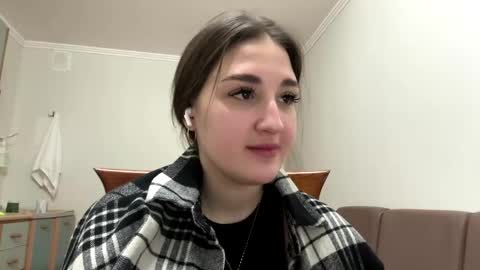 Anna online show from April 14, 4:32 pm