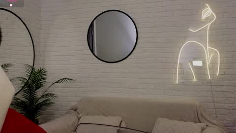 Im Wendy online show from April 10, 9:19 pm