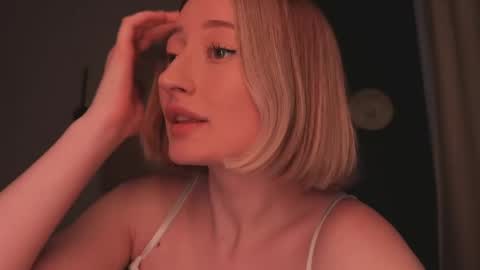 Daisy    online show from April 29, 3:06 pm