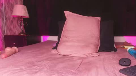 WEN SHENG online show from October 2, 9:46 pm