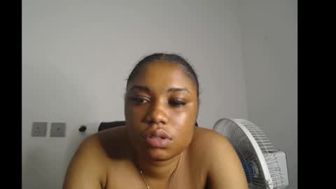 queen online show from December 31, 2:47 pm