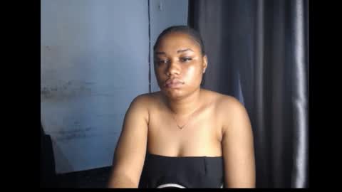 queen online show from December 29, 10:23 am