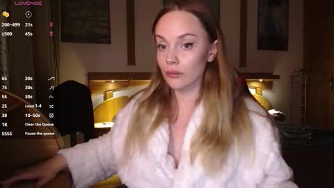 Lana online show from November 22, 9:45 pm