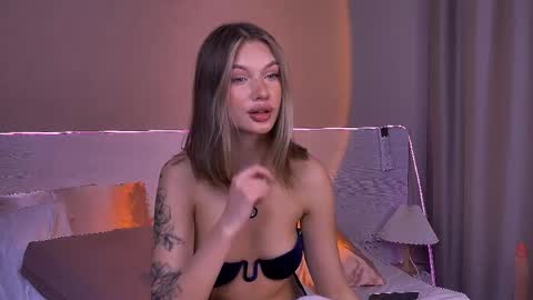 wet_land_ online show from April 15, 7:58 pm