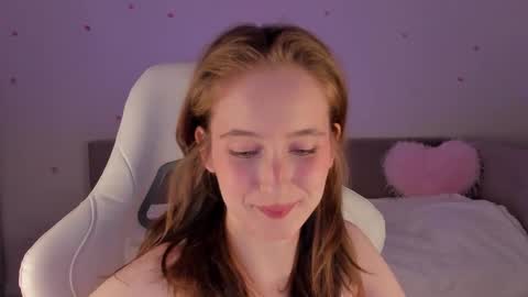 Snapshot of wetinfluence__ chatting on October 14, 7:50 pm Sofia online show from October 14, 7:50 pm