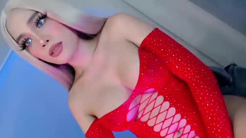 Snapshot of what_the_fuckxx chatting on March 1, 5:42 am kiara online show from March 1, 5:42 am