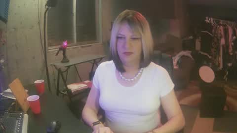 Whisper online show from December 14, 3:06 am