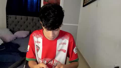 white online show from April 16, 9:39 pm