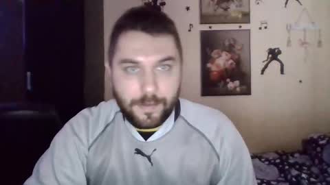 whiteboyjulius online show from December 4, 12:19 pm