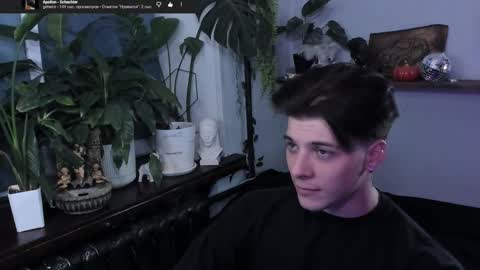 Gus online show from November 28, 11:23 pm