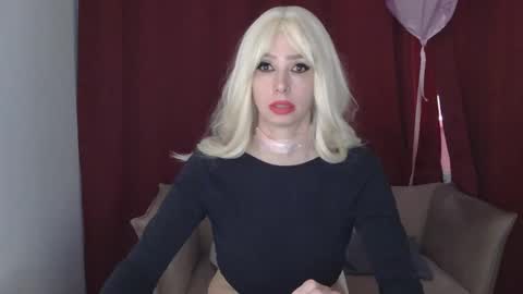 White Queen online show from March 4, 11:51 am