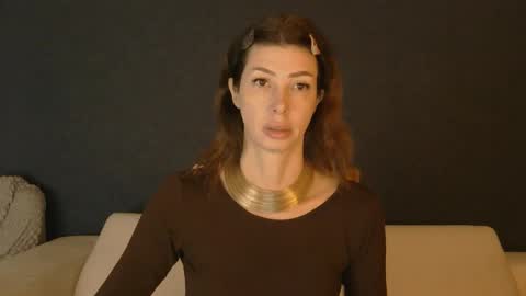 White Queen online show from September 19, 5:22 am