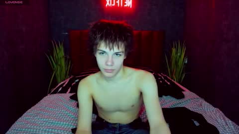 Geoffrey online show from October 23, 1:23 pm