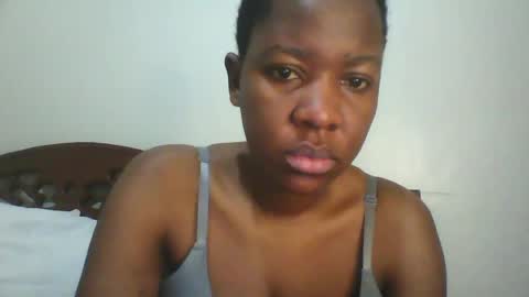 whitney_ly online show from June 18, 5:57 am