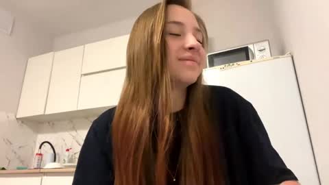 Vicky online show from March 24, 8:15 pm