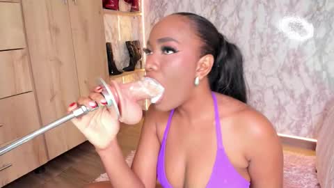 whitneyyfox online show from February 13, 6:55 pm