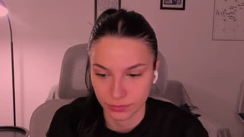 whoislulu online show from April 19, 7:16 pm