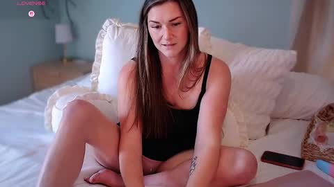 WickedWifeXO online show from April 6, 3:46 pm