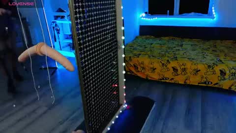 Laura  online show from April 19, 6:32 pm