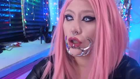 Laura  online show from March 2, 5:44 am