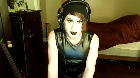Countess of Hotdogs online show from January 7, 6:27 am