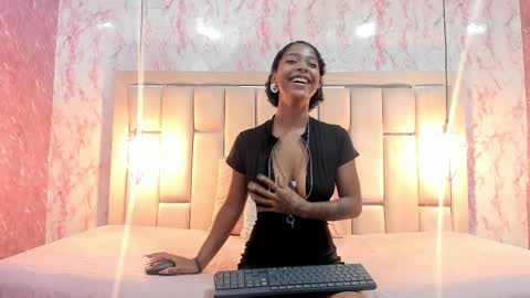 wild_firee_ online show from November 7, 8:33 pm