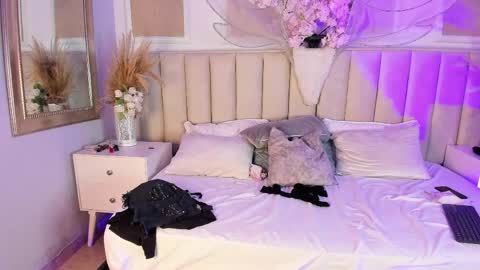 wild lovers  online show from April 7, 9:06 pm