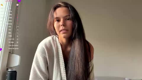 Mia online show from March 21, 5:06 pm