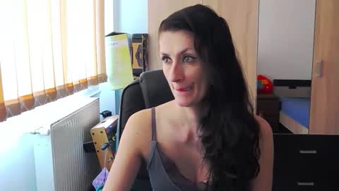 Bea online show from April 14, 8:28 am