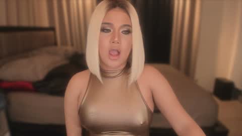 Snapshot of wildbelladonnats chatting on December 3, 4:10 am BELLA online show from December 3, 4:10 am