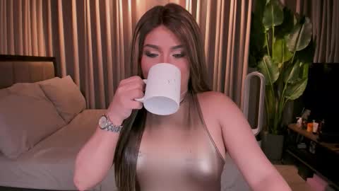 BELLA online show from December 1, 5:38 am