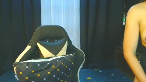 wildhot_francine4uxxx online show from November 21, 12:25 pm