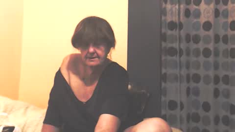 WildRedCat online show from November 18, 10:35 pm