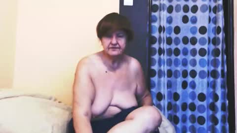 Snapshot of wildredcat chatting on October 20, 8:41 am WildRedCat online show from October 20, 8:41 am